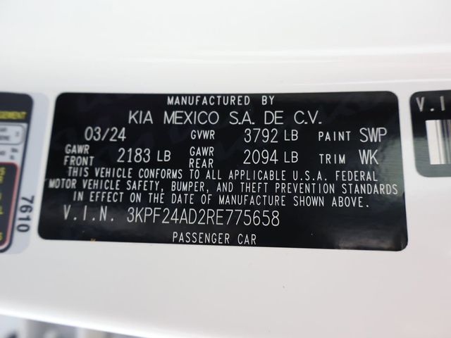 2024 Kia Forte LXS IVT - 22995551 - 43