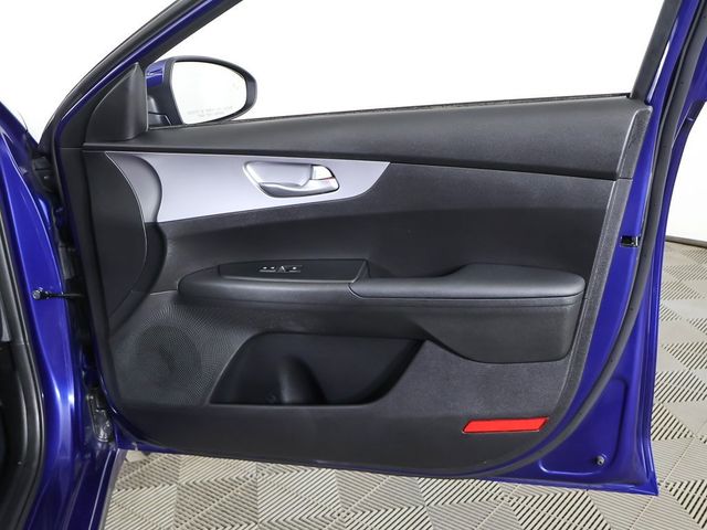 2024 Kia Forte LXS IVT - 22998789 - 21