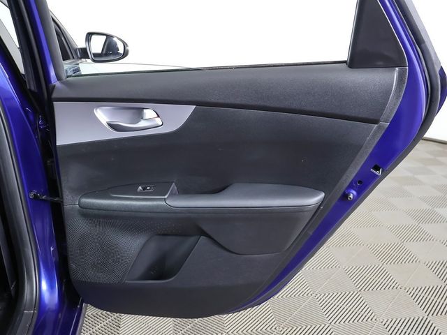 2024 Kia Forte LXS IVT - 22998789 - 23