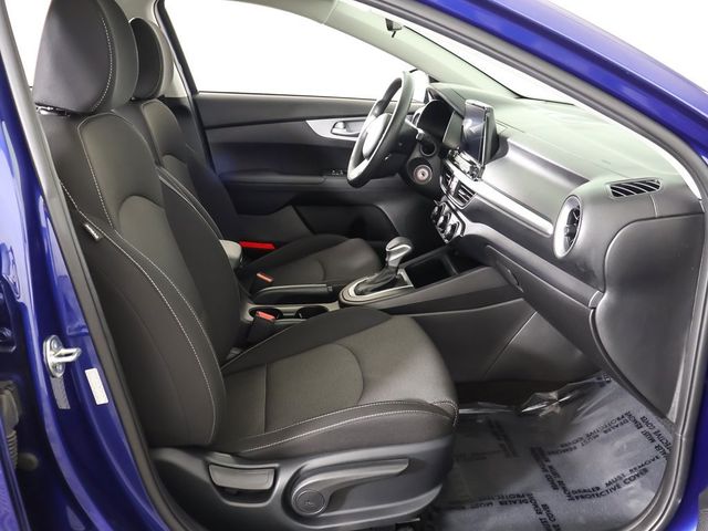 2024 Kia Forte LXS IVT - 22998789 - 29