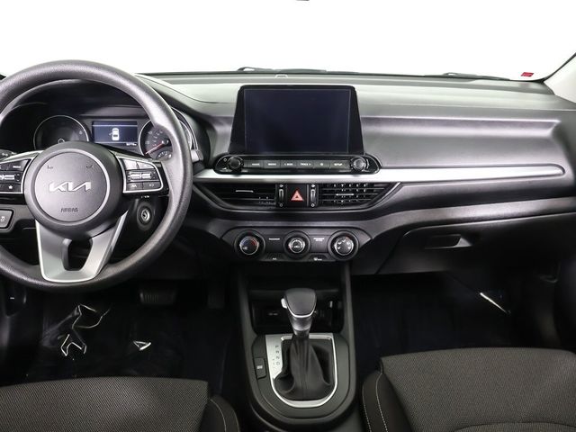 2024 Kia Forte LXS IVT - 22998789 - 32