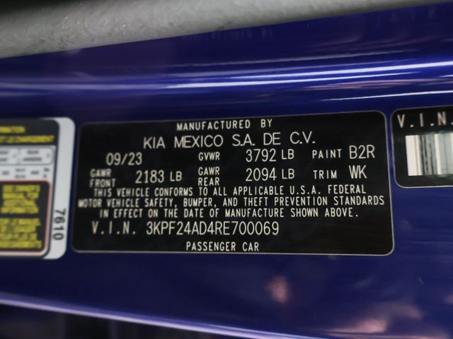 2024 Kia Forte LXS IVT - 22998789 - 45