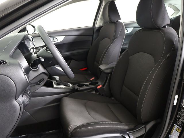 2024 Kia Forte LXS IVT - 23005904 - 25