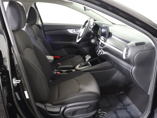 2024 Kia Forte LXS IVT - 23005904 - 28