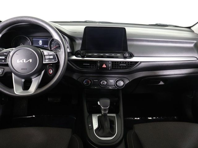 2024 Kia Forte LXS IVT - 23005904 - 31