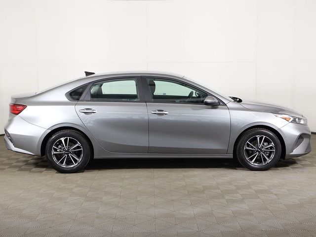 2024 Kia Forte LXS IVT - 23024011 - 16