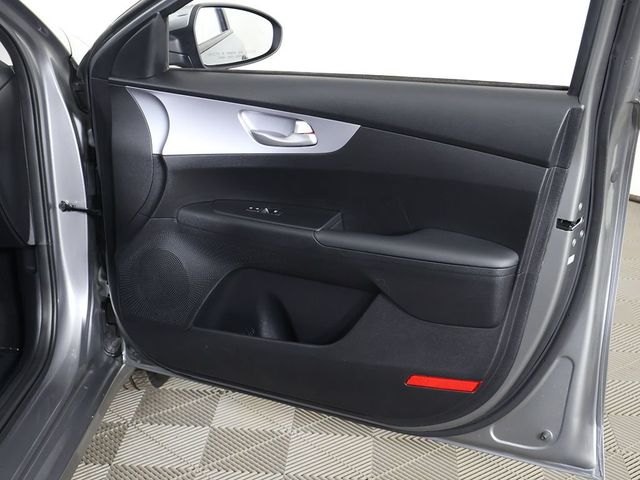 2024 Kia Forte LXS IVT - 23024011 - 21