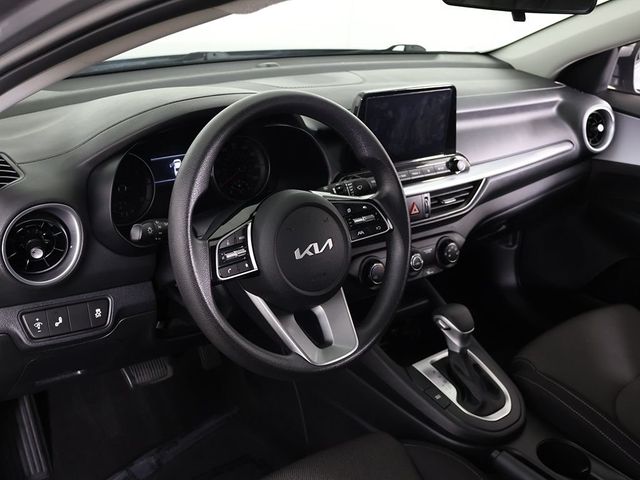 2024 Kia Forte LXS IVT - 23024011 - 24