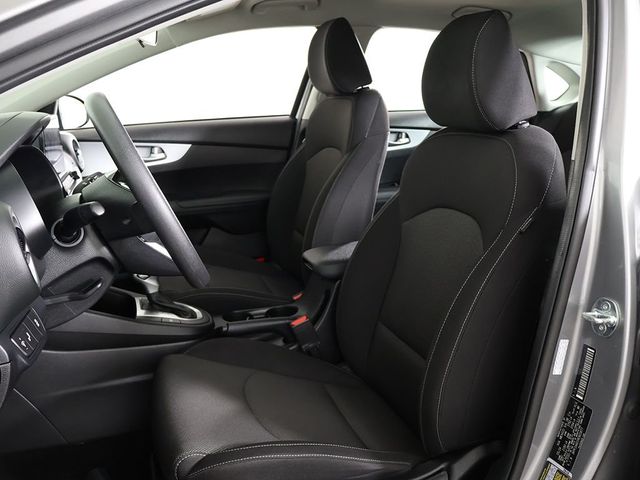 2024 Kia Forte LXS IVT - 23024011 - 26