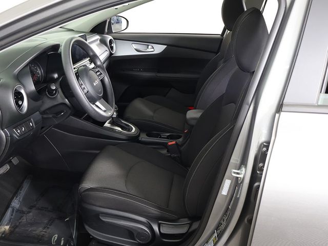 2024 Kia Forte LXS IVT - 23024011 - 28
