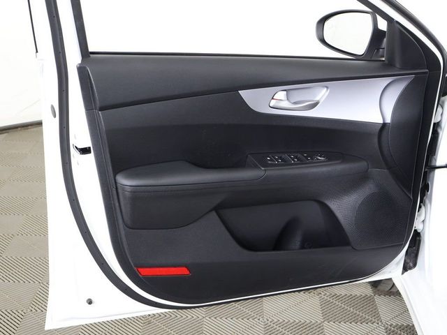 2024 Kia Forte LXS IVT - 23028665 - 20
