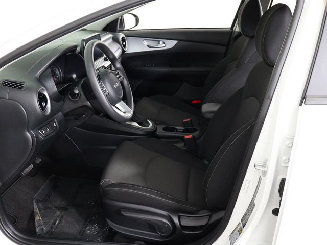 2024 Kia Forte LXS IVT - 23028665 - 26