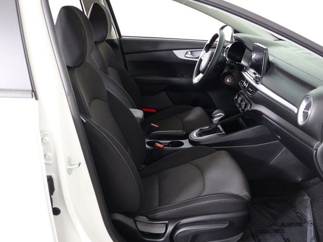 2024 Kia Forte LXS IVT - 23028665 - 27