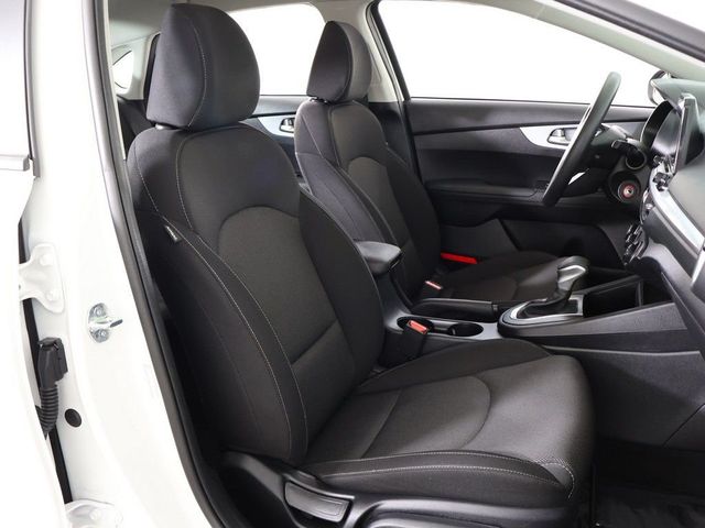2024 Kia Forte LXS IVT - 23028665 - 29