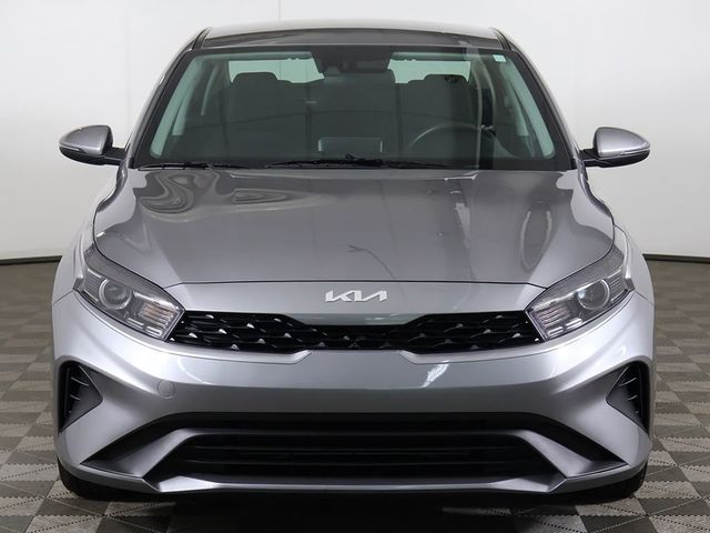 2024 Kia Forte LXS IVT - 23035728 - 9