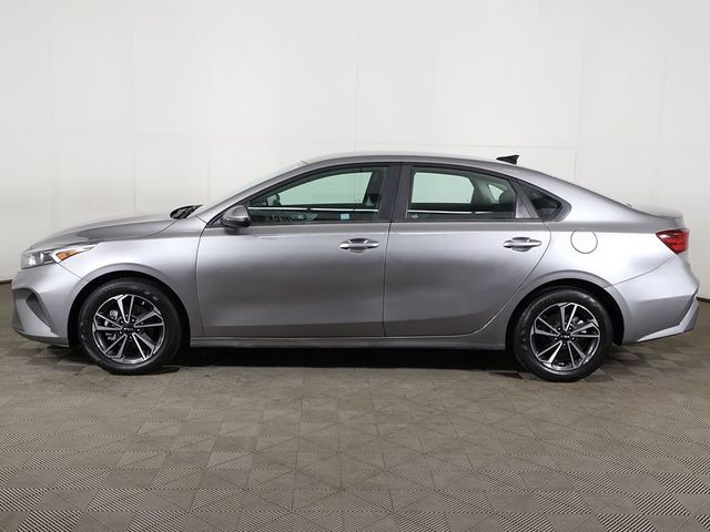 2024 Kia Forte LXS IVT - 23035728 - 15