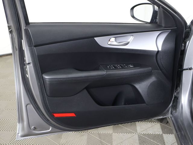 2024 Kia Forte LXS IVT - 23035728 - 20