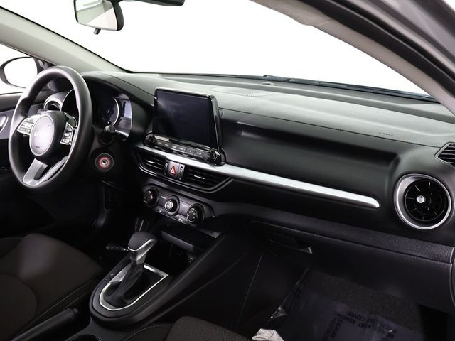 2024 Kia Forte LXS IVT - 23035728 - 25