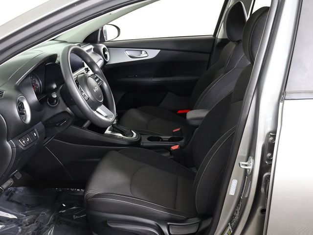 2024 Kia Forte LXS IVT - 23035728 - 28
