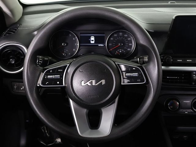 2024 Kia Forte LXS IVT - 23035728 - 35