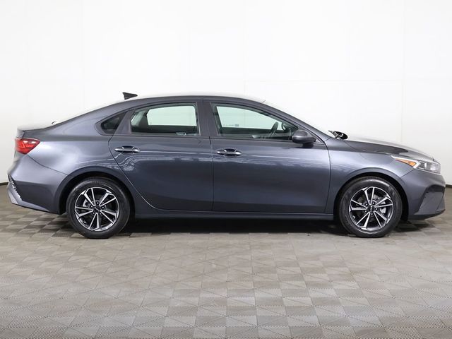 2024 Kia Forte LXS IVT - 23080653 - 15