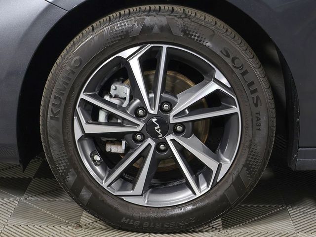 2024 Kia Forte LXS IVT - 23080653 - 18