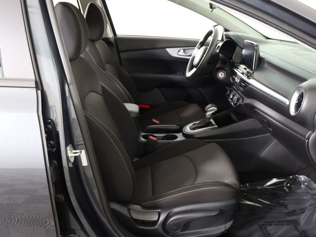 2024 Kia Forte LXS IVT - 23080653 - 28