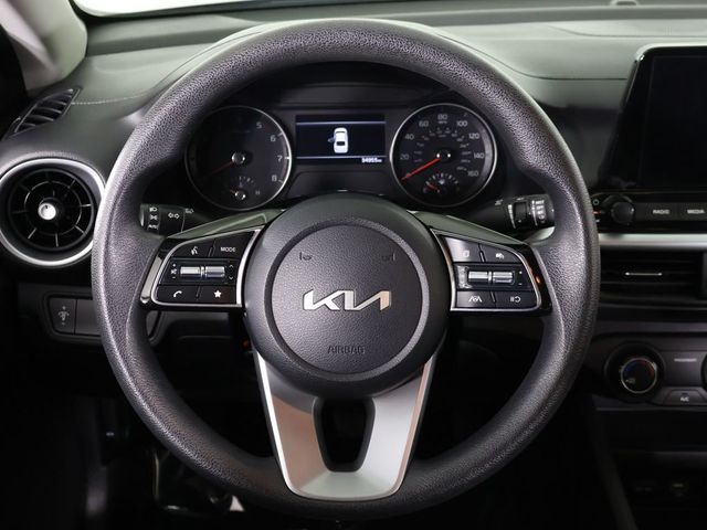 2024 Kia Forte LXS IVT - 23080653 - 33
