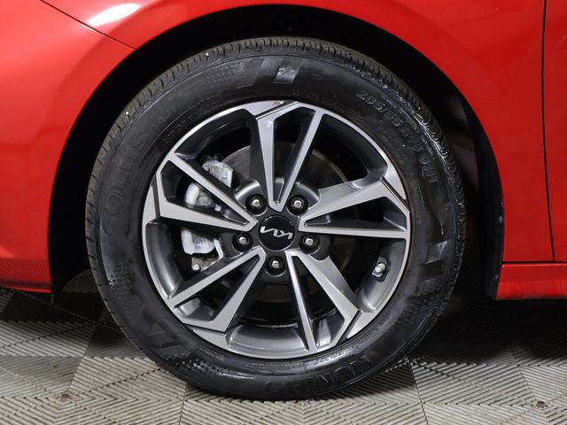 2024 Kia Forte LXS IVT - 23087696 - 19