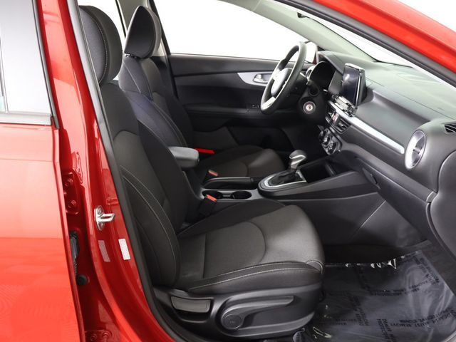 2024 Kia Forte LXS IVT - 23087696 - 27