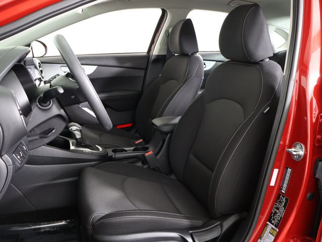 2024 Kia Forte LXS IVT - 23087696 - 28