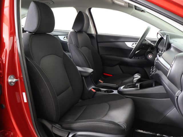 2024 Kia Forte LXS IVT - 23087696 - 29