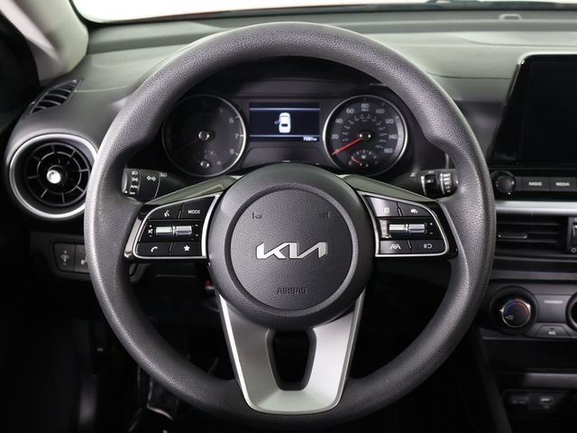 2024 Kia Forte LXS IVT - 23087696 - 35