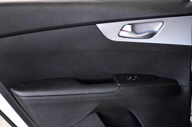 2024 Kia Forte LXS IVT - 23018203 - 10