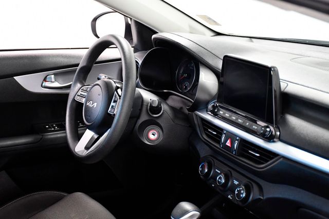 2024 Kia Forte LXS IVT - 23018203 - 16