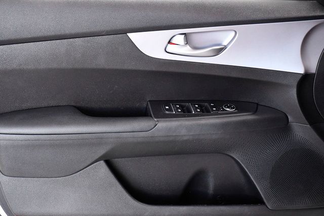 2024 Kia Forte LXS IVT - 23018203 - 8