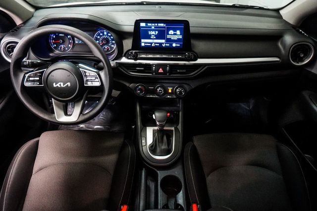 2024 Kia Forte LXS IVT - 23045577 - 9