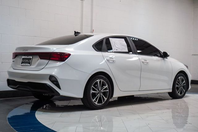 2024 Kia Forte LXS IVT - 23045577 - 25