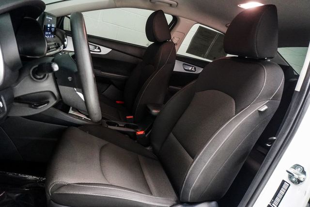 2024 Kia Forte LXS IVT - 23045577 - 5