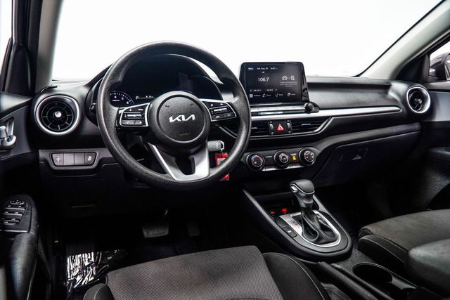 2024 Kia Forte LXS IVT - 23073277 - 15