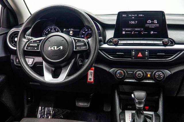 2024 Kia Forte LXS IVT - 23073277 - 16