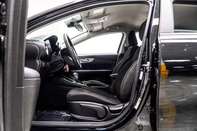 2024 Kia Forte LXS IVT - 23073277 - 34