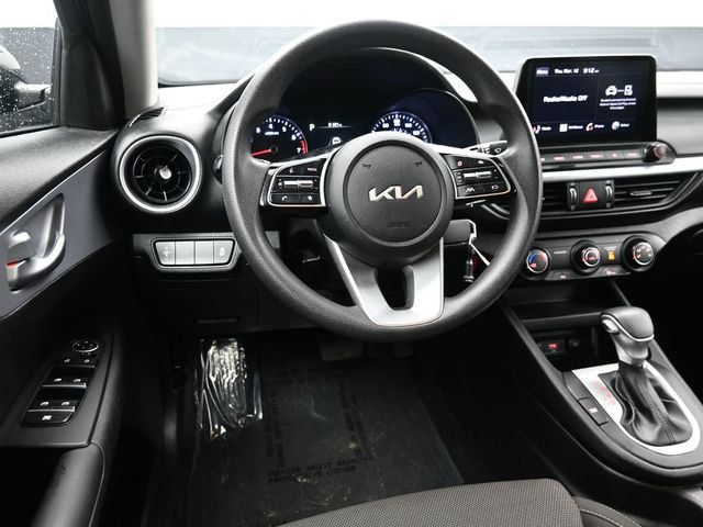 2024 Kia Forte LXS IVT - 23010481 - 10