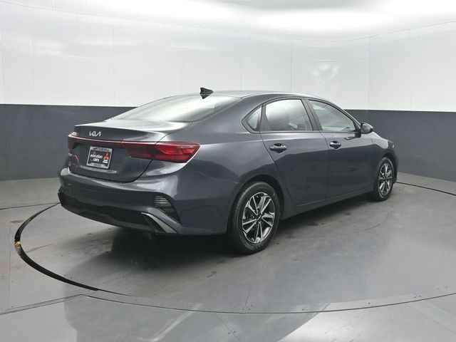 2024 Kia Forte LXS IVT - 23010481 - 29