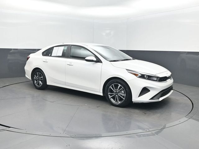 2024 Kia Forte LXS IVT - 23010867 - 31