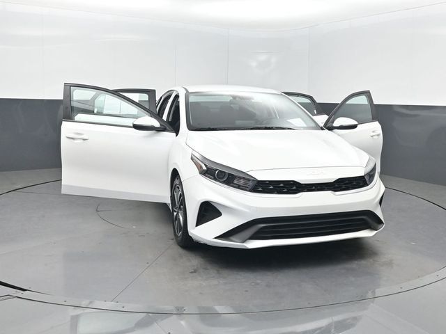 2024 Kia Forte LXS IVT - 23010867 - 33