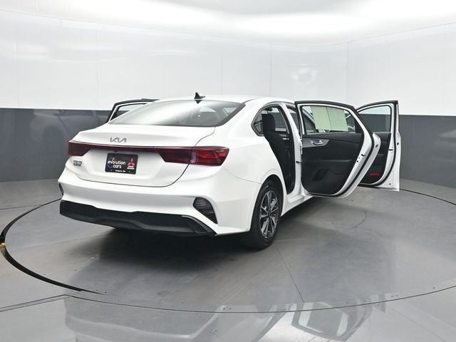 2024 Kia Forte LXS IVT - 23010867 - 34