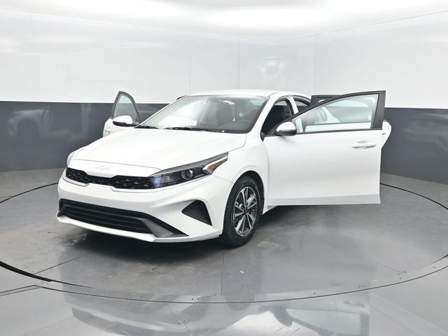 2024 Kia Forte LXS IVT - 23010867 - 36