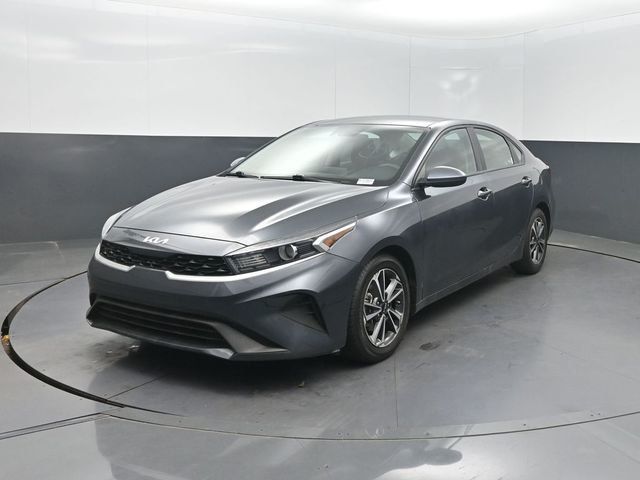 2024 Kia Forte LXS IVT - 23017073 - 1