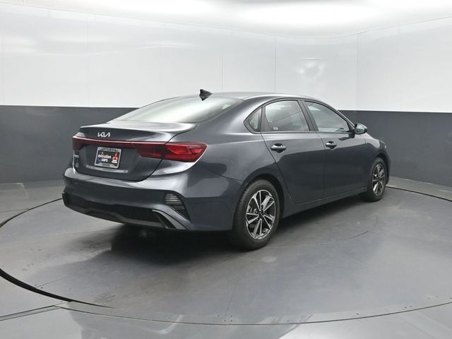 2024 Kia Forte LXS IVT - 23017073 - 29